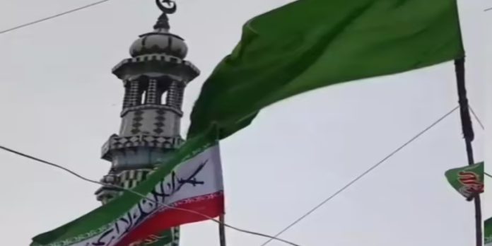 कौशांबी: मस्जिद के गुंबद पर तिरंगे से ऊँचा इस्लामिक झंडा लगाने पर इमाम के खिलाफ़ केस दर्ज