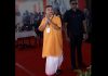 मुख्यमंत्री शुभेंदु अधिकारी की शपथ के दौरान गेरुआ फतुआ और सफेद धोती बनी चर्चा का केंद्र मुख्यमंत्री